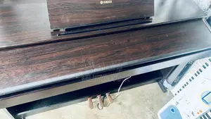 Neat UK Used Yamaha YDP-201 Digital Upright Piano - 88 Weighted Keys