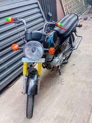 TVS Apache 180 RTR 2025 Black