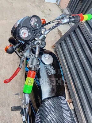 TVS Apache 180 RTR 2025 Black
