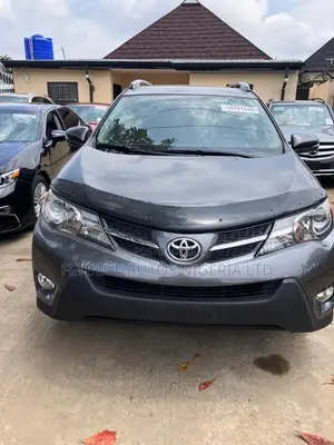 Toyota RAV4 LE 4dr SUV (2.5L 4cyl 6A) 2014 Gray
