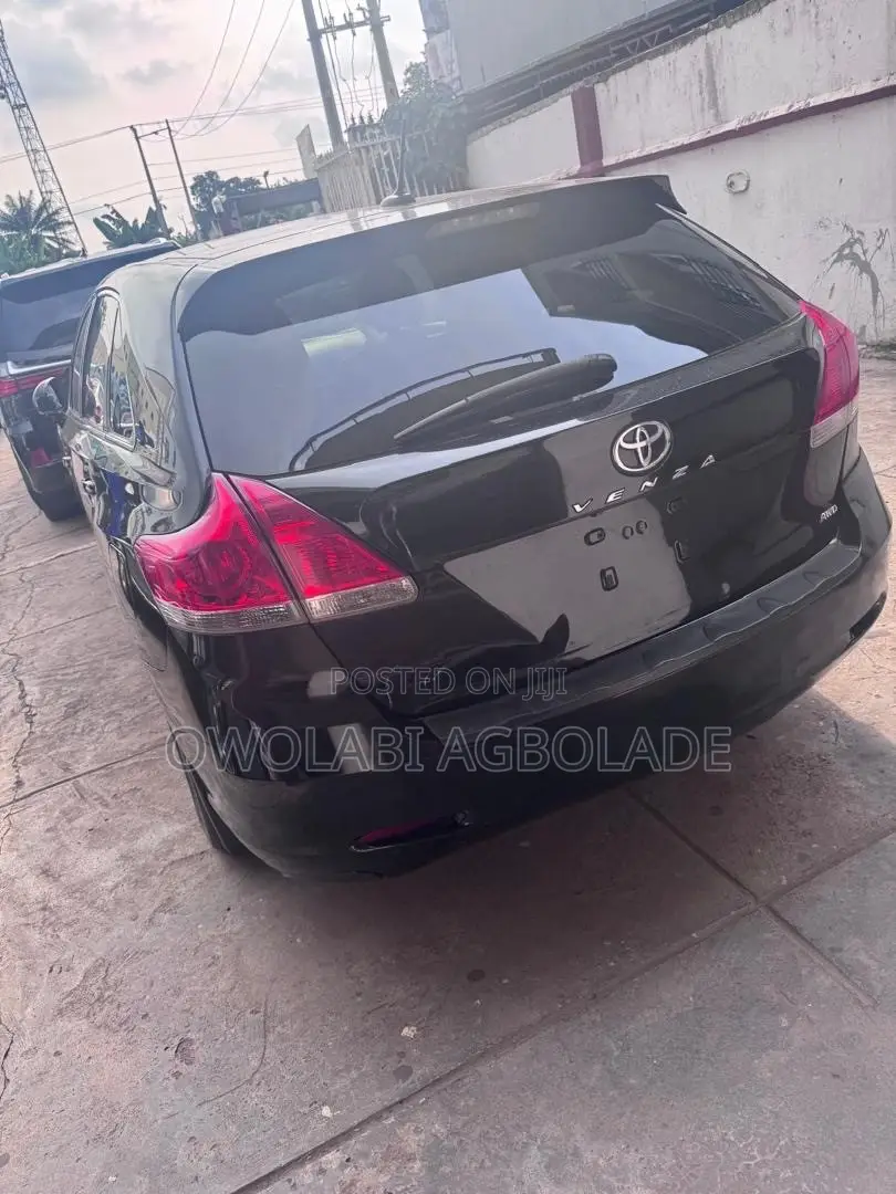 Toyota Venza AWD 2010 Black