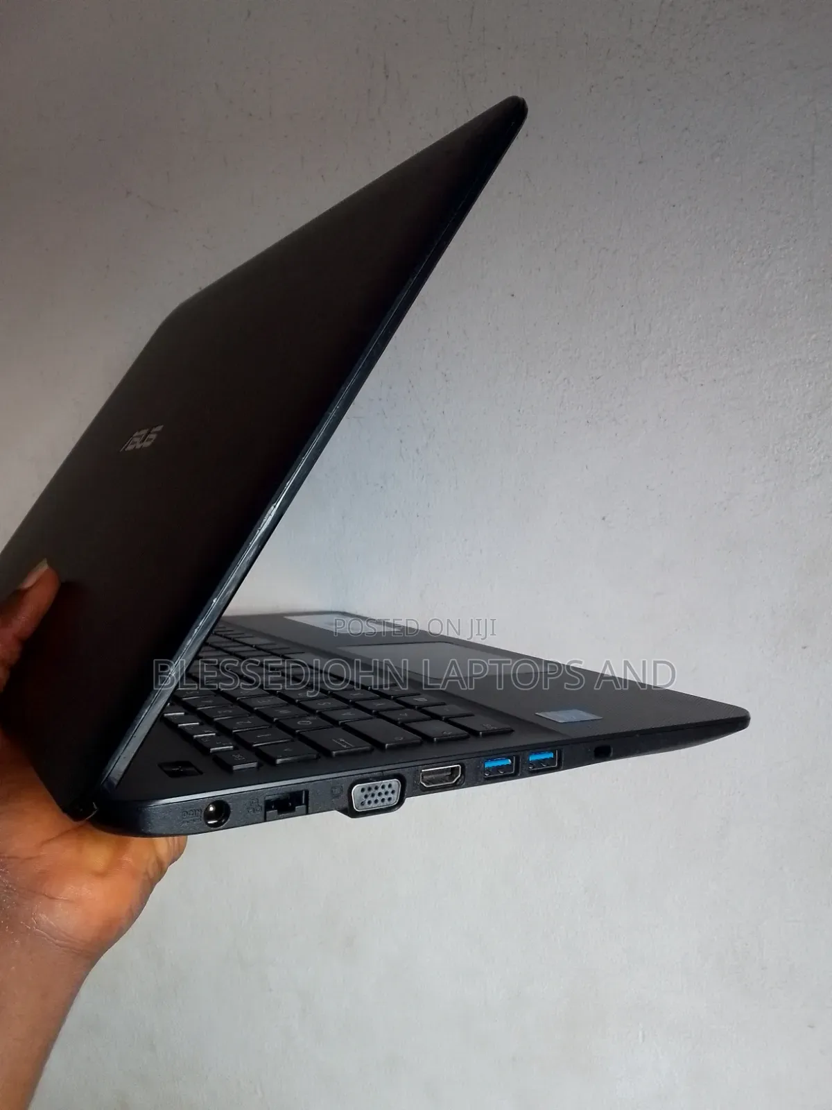 Laptop Asus X555LA 8GB Intel Core i3 HDD 320GB