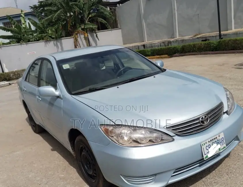 Toyota Camry 2005 Blue
