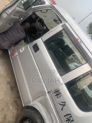 Suzuki Every 2010