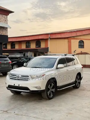 Toyota Highlander Limited 3.5l 4WD 2013 White