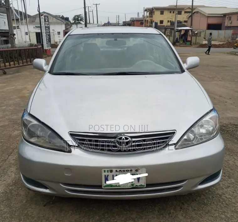 Toyota Camry 2004 Silver