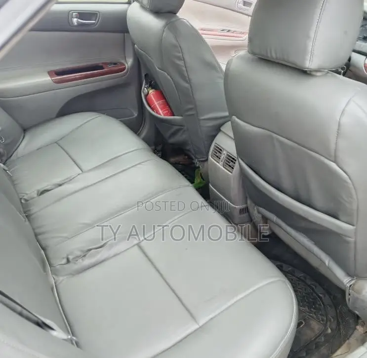 Toyota Camry 2004 Silver