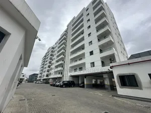 4bdrm Block of Flats in Banana Island Road for rent