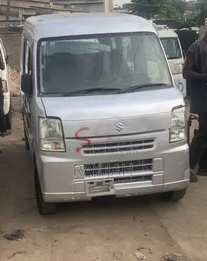 Suzuki Every 2010