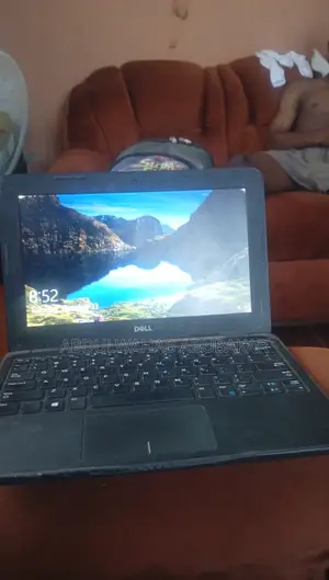 Laptop Dell Latitude 3180 4GB Intel Core i3 SSD 128GB