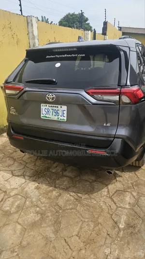 Toyota Camry LE 2021 Gray