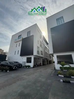 4bdrm Penthouse in Lekki Phase 1 for sale
