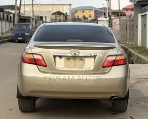 Toyota Camry 2008 Gold