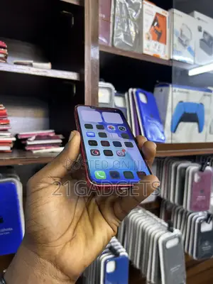 Apple iPhone 13 128 GB Red