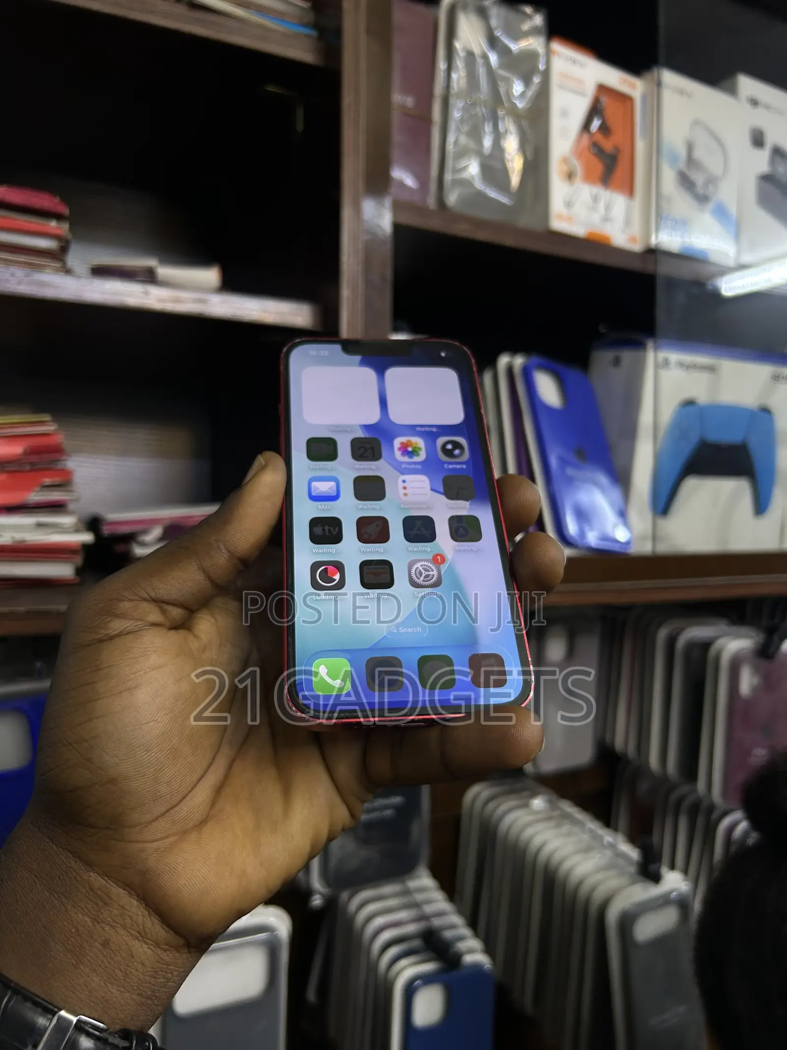 Apple iPhone 13 128 GB Red