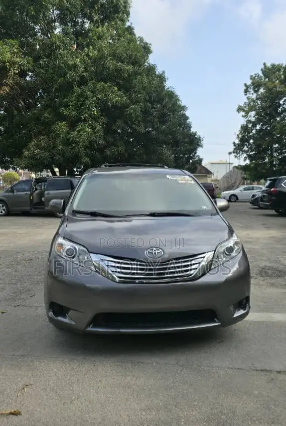 Toyota Sienna 2017 Gray