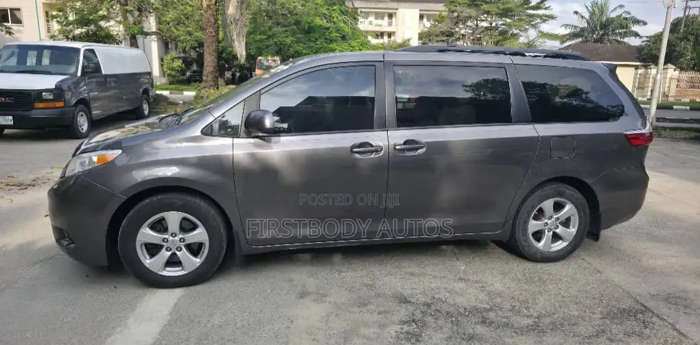 Toyota Sienna 2017 Gray