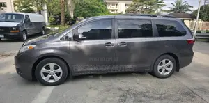 Toyota Sienna 2017 Gray