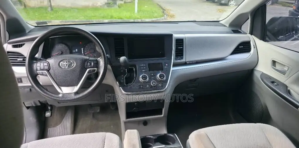 Toyota Sienna 2017 Gray