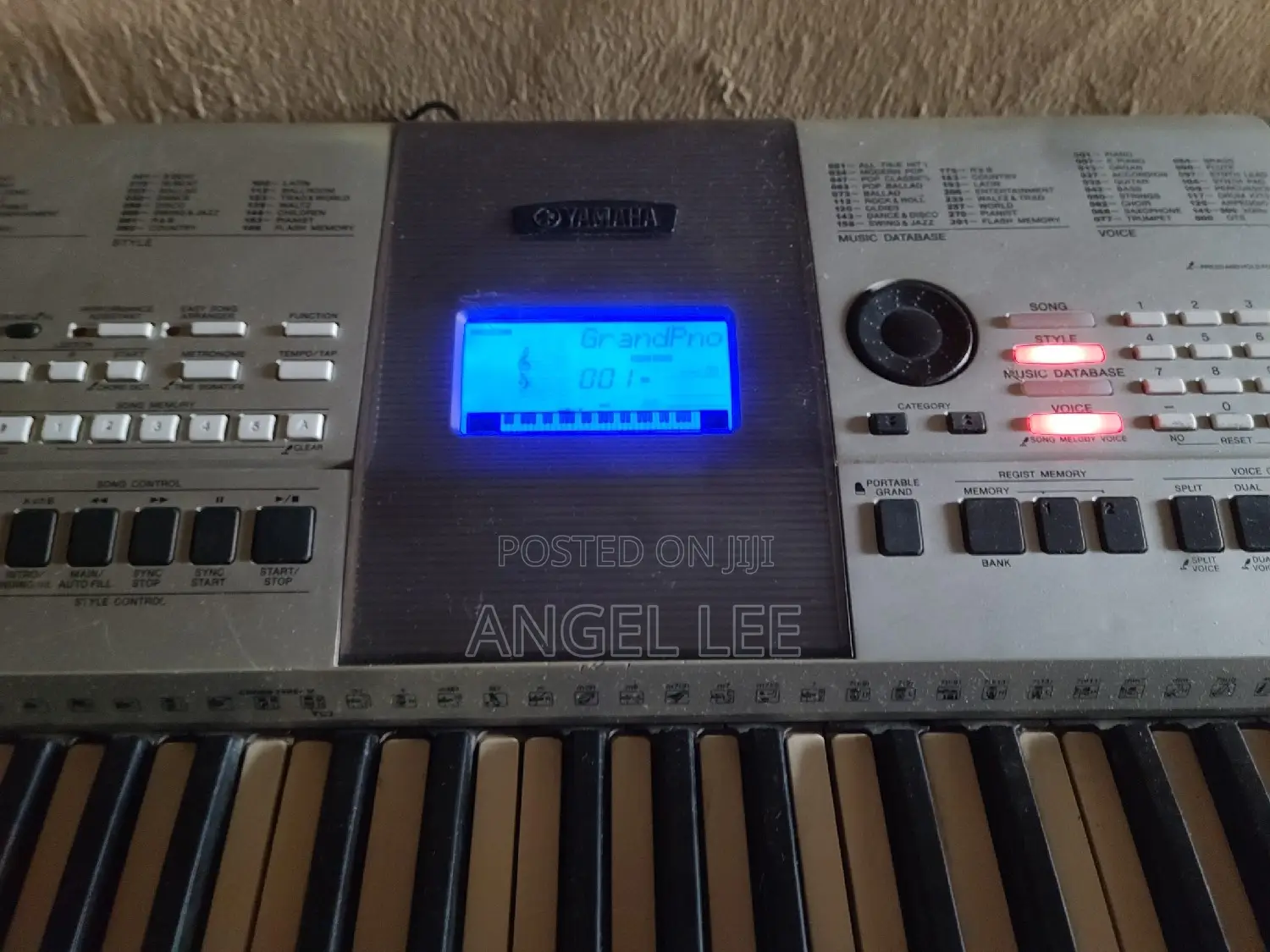 Yamaha PSR E413