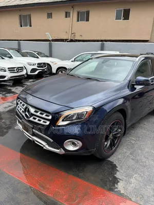 Mercedes-Benz GLA 250 2018 Blue