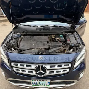 Mercedes-Benz GLA 250 2018 Blue