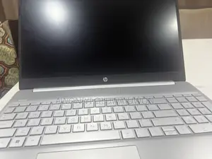Laptop HP 15-dy2075tg 16GB Intel Core i5 SSD 512GB