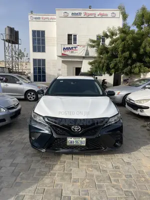 Toyota Camry 2020 Blue