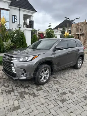 Toyota Highlander XLE 4dr SUV (3.5L 6cyl 6A) 2015 Gray
