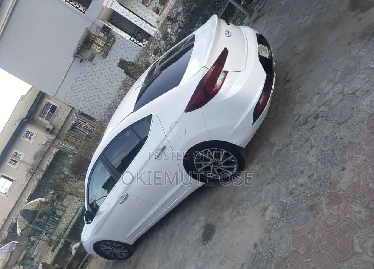 Hyundai Elantra SE 2019 White