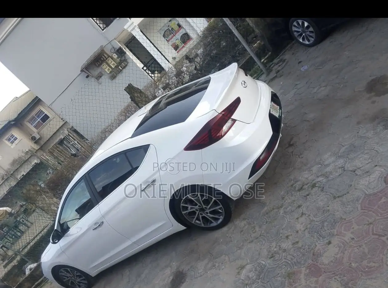 Hyundai Elantra SE 2019 White