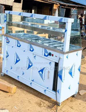 Refrigerated Food Display Counter With Glass Sneeze Guard