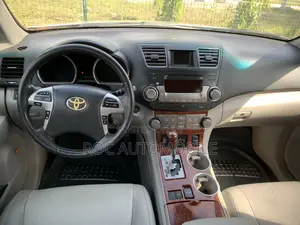Toyota Highlander 2013 Silver