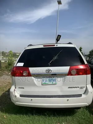 Toyota Sienna 2008 Silver