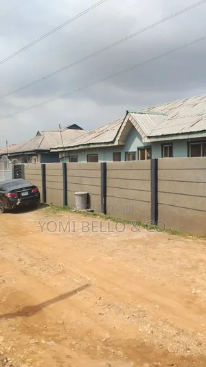 3bdrm Bungalow in Royal Estate Phase 1, Isheri / Egbe Idimu for sale