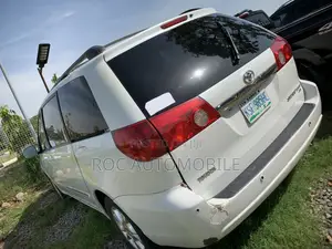 Toyota Sienna 2008 Silver