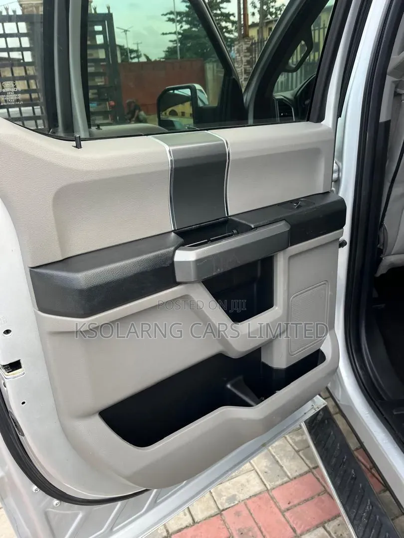 Ford F-150 2016 Silver