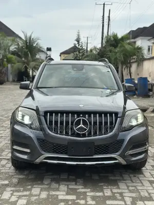 Mercedes-Benz GLK-Class Base GLK 350 4dr AWD 4MATIC (3.5L 6cyl 7A) 2015