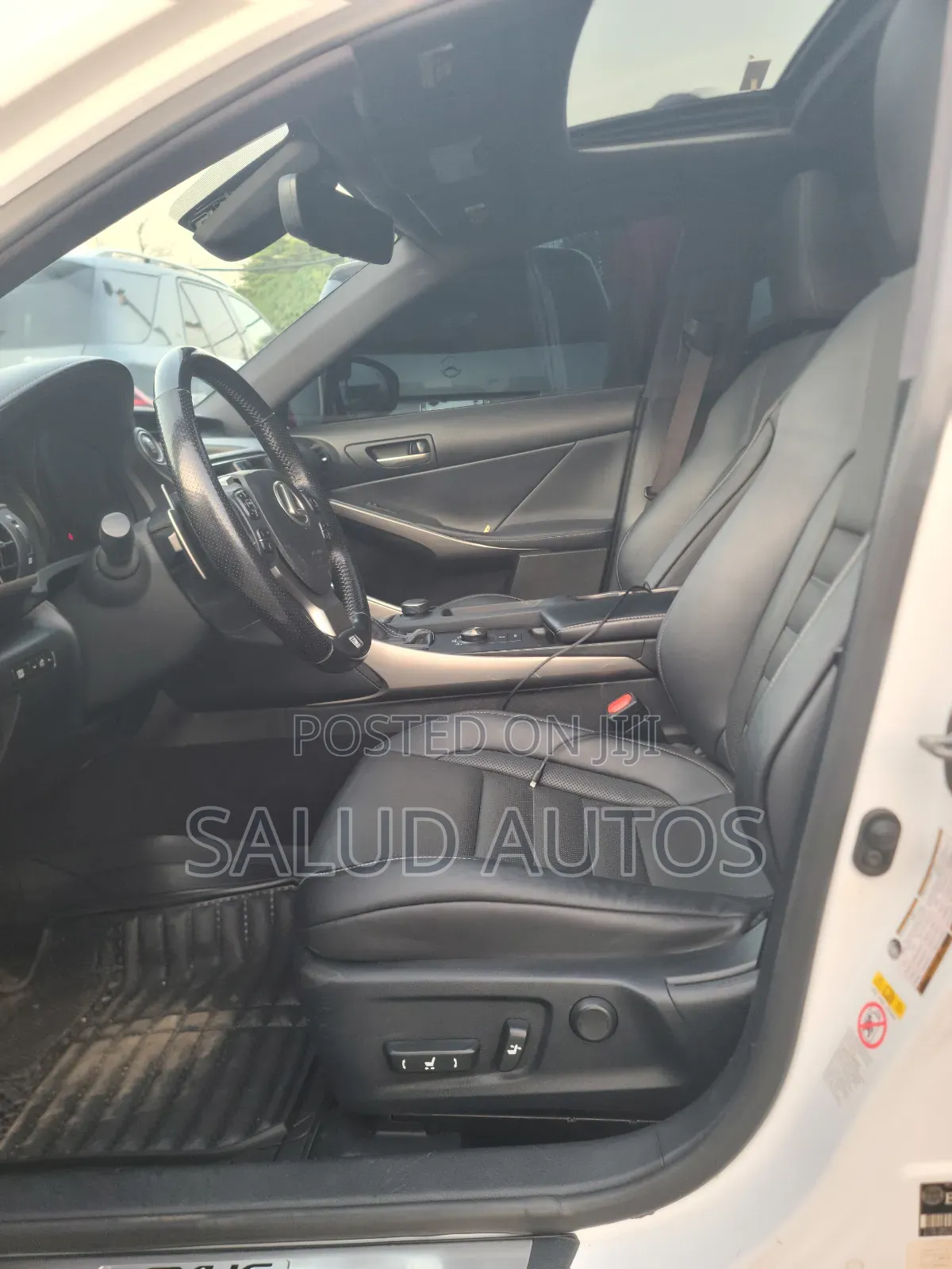 Lexus IS 300 AWD 2017 White