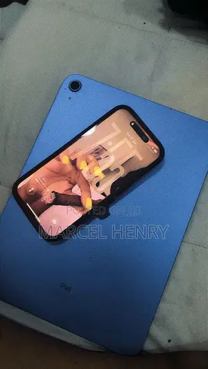 New Apple iPad 10.2 (2021) 64 GB Blue