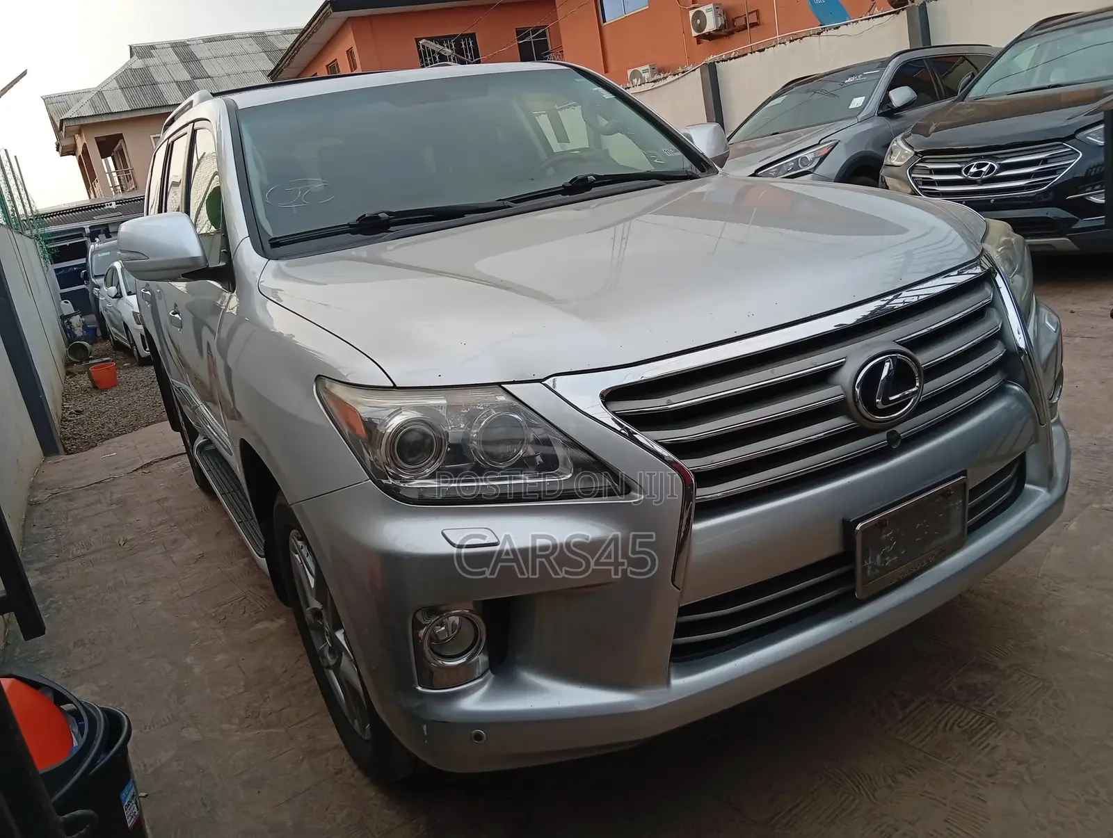 Lexus LX 570 AWD 2013 Silver