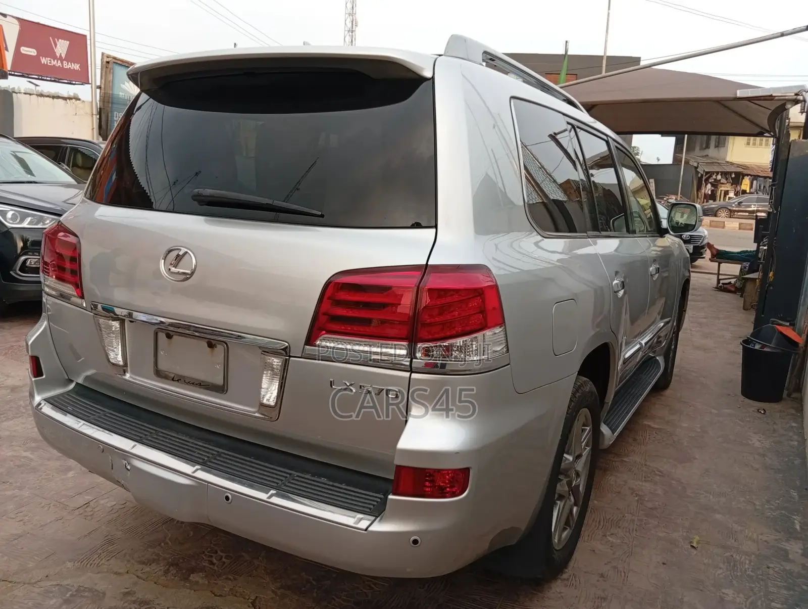 Lexus LX 570 AWD 2013 Silver