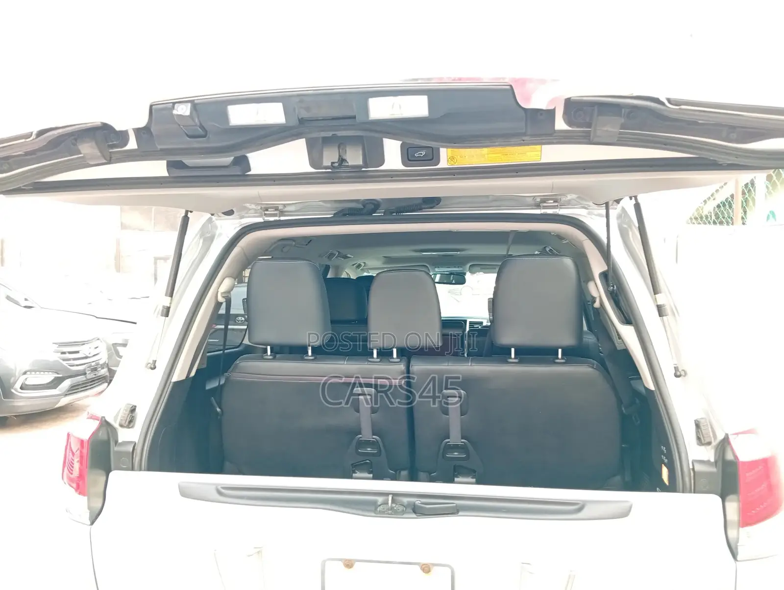 Lexus LX 570 AWD 2013 Silver