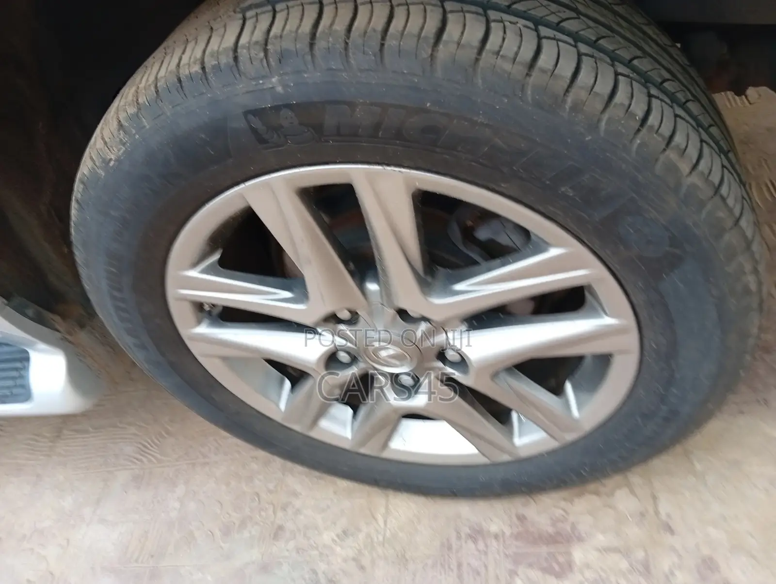 Lexus LX 570 AWD 2013 Silver
