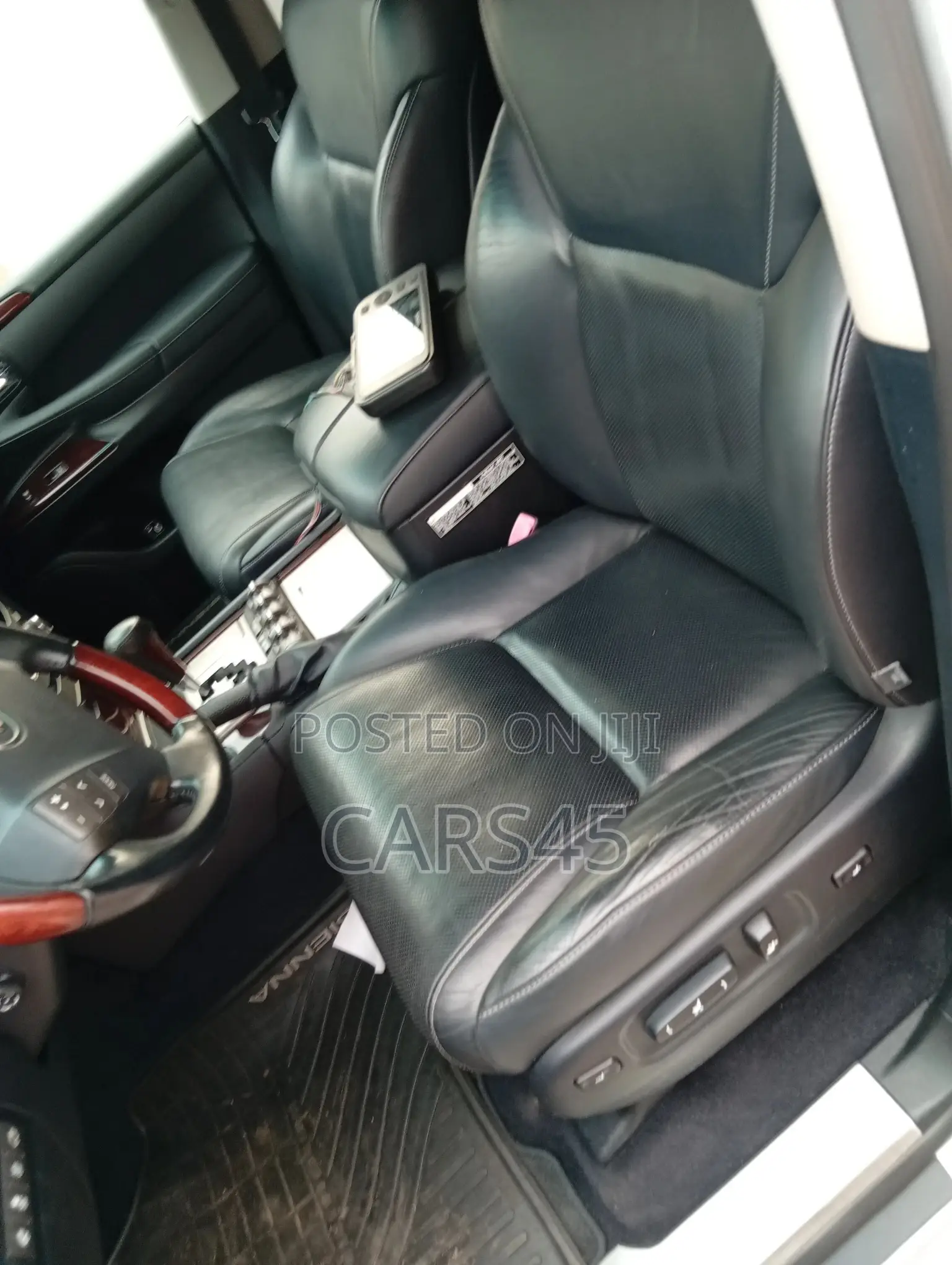 Lexus LX 570 AWD 2013 Silver