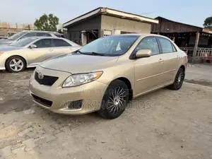 Toyota Corolla LE 4dr Sedan (1.8L 4 cyl 4A) 2009 Gold