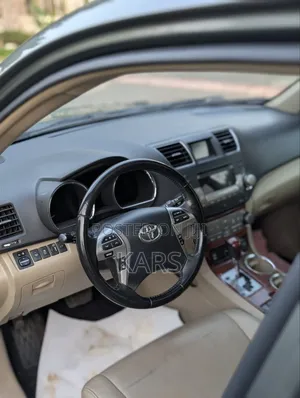 Toyota Highlander Limited 2012 Green