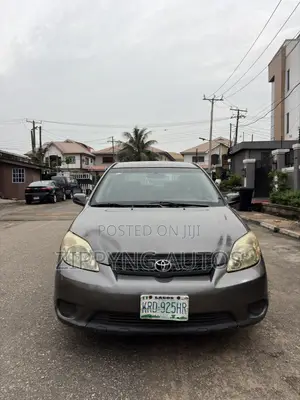 Toyota Matrix Hatchback AWD (1.8L 4cyl 4A) 2006 Gray