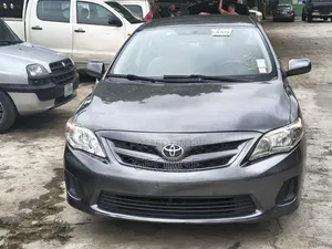 Toyota Corolla LE 4dr Sedan (1.8L 4cyl 4A) 2011 Gray
