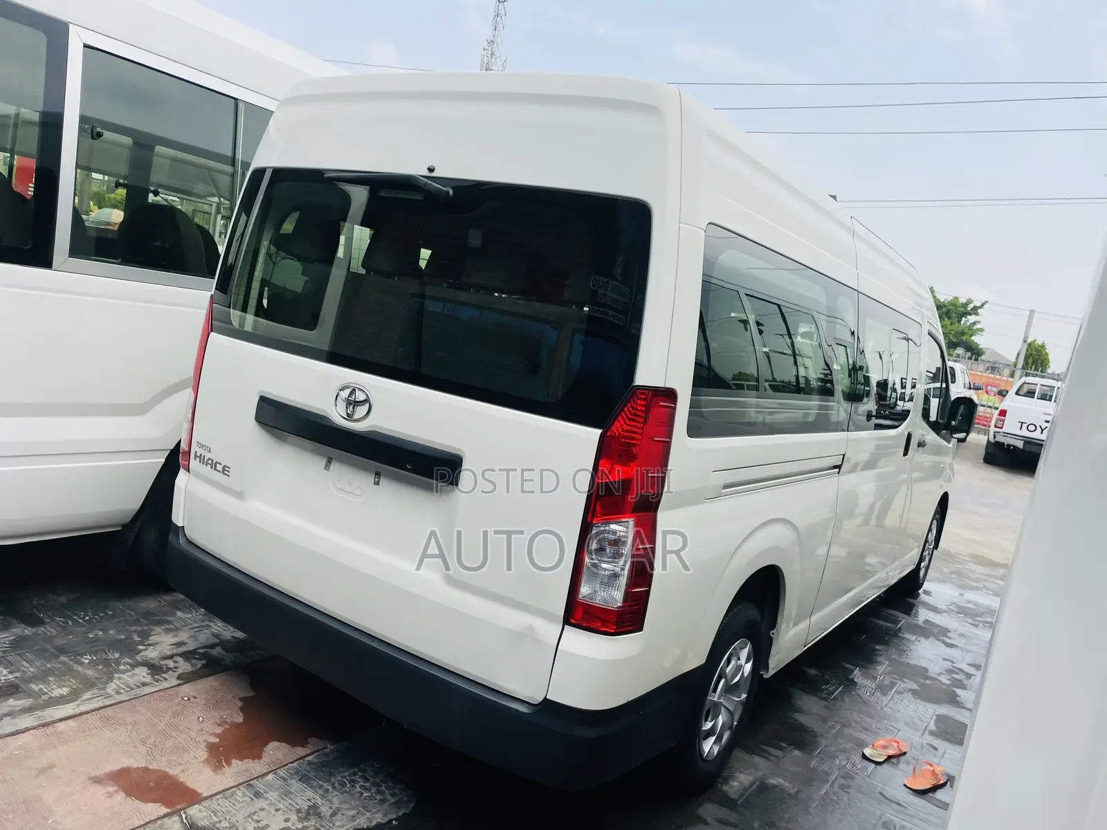 Toyota HiAce 2021 White